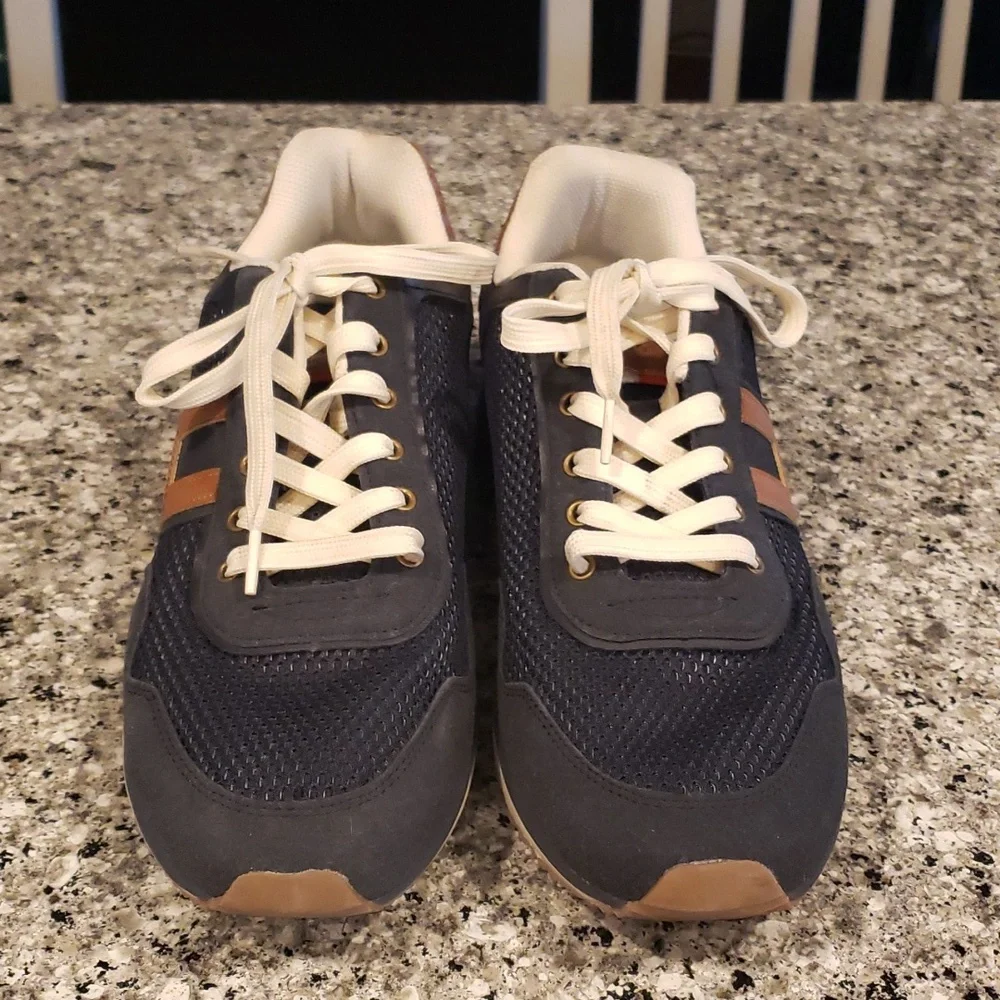 Tommy Hilfiger Navy & Brown Sneakers - Picture 2 of 7